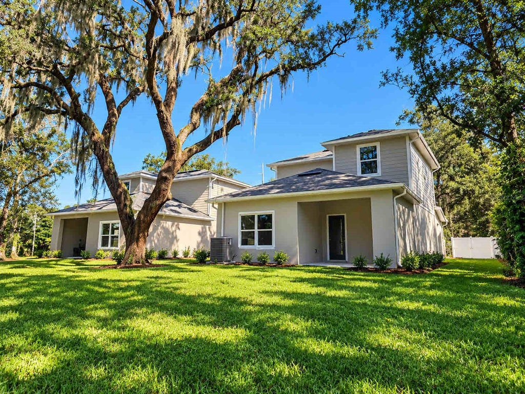 Photo of 110 E 18th Street, Apopka, FL 32703 (MLS # O6450519)