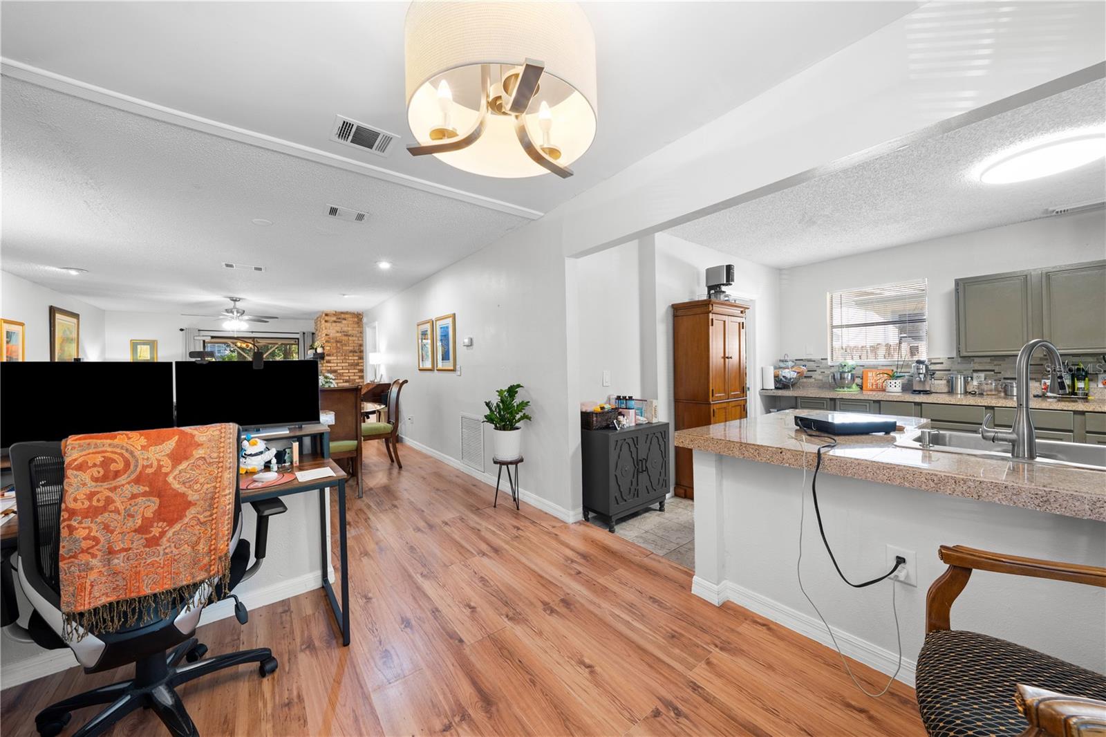 LA JUNE PARK - Residential