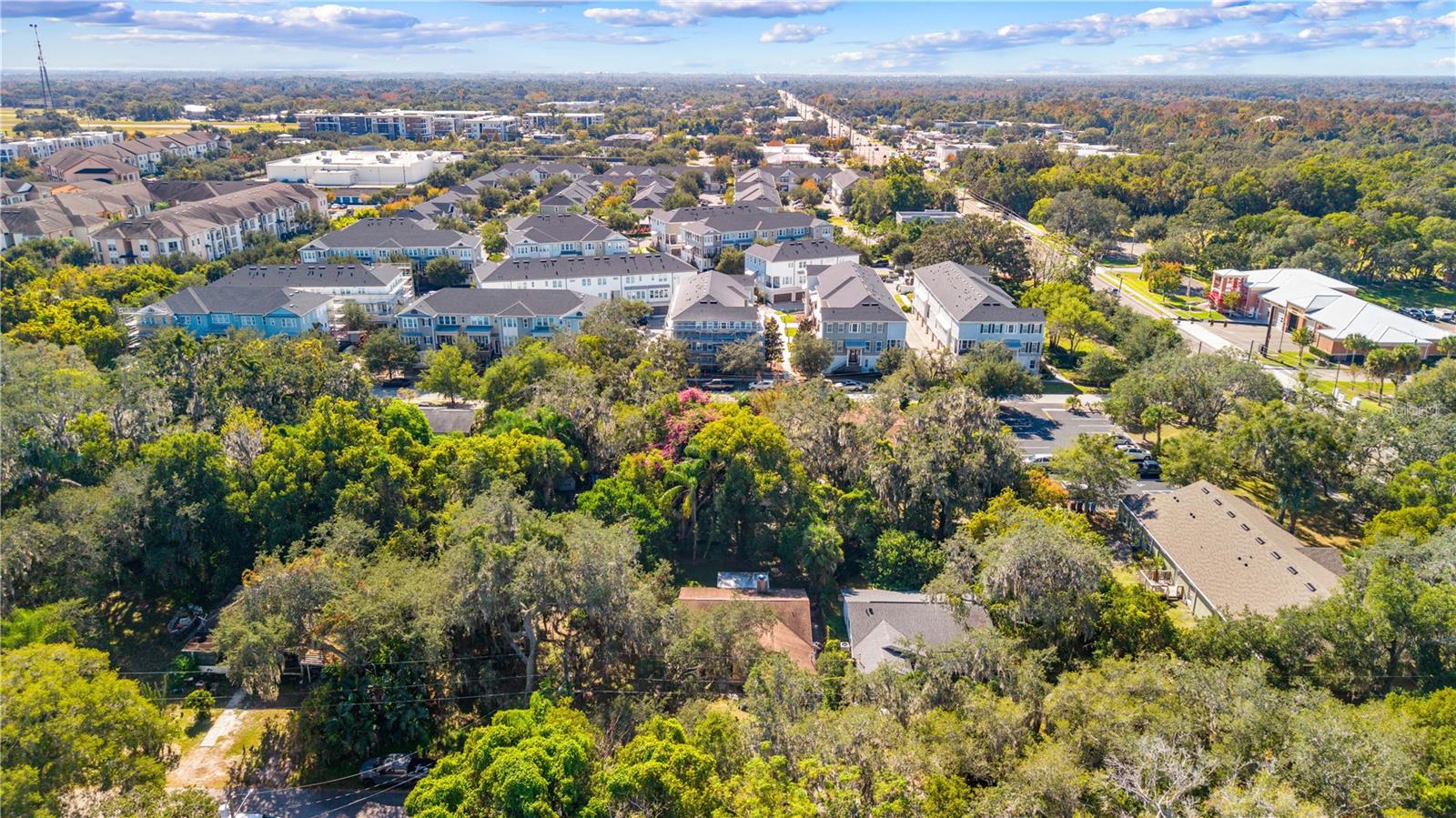 LA JUNE PARK - Residential