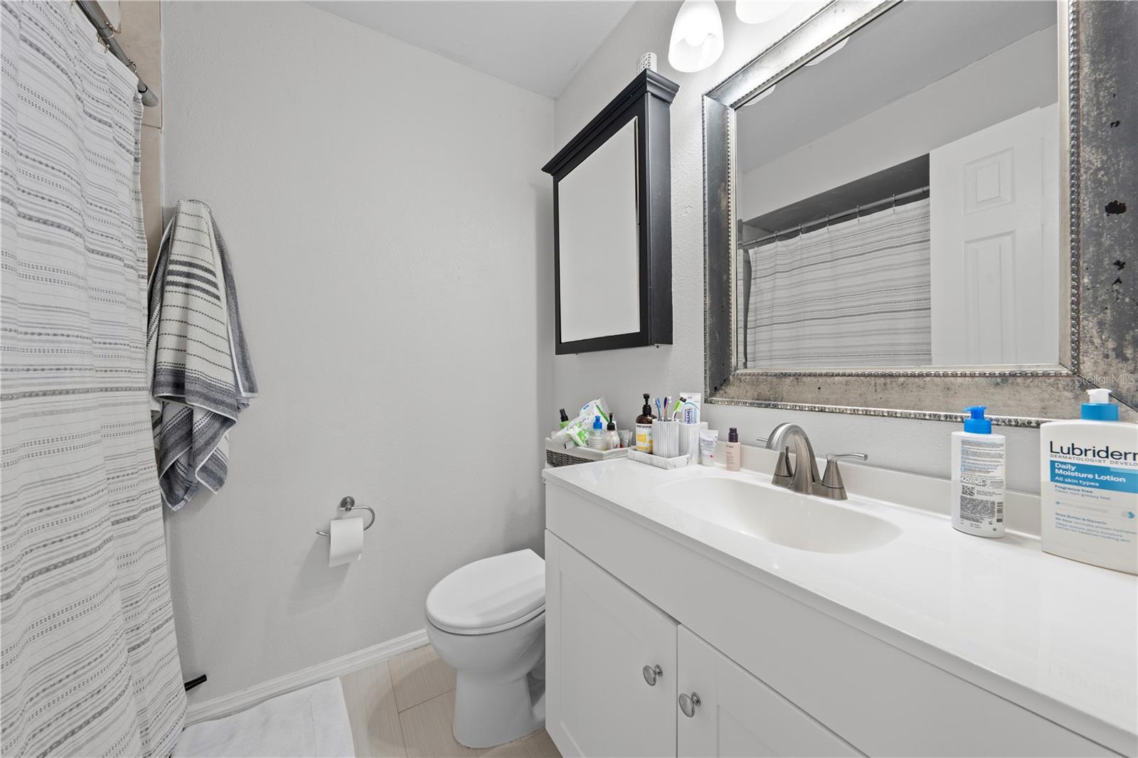 LA JUNE PARK - Residential