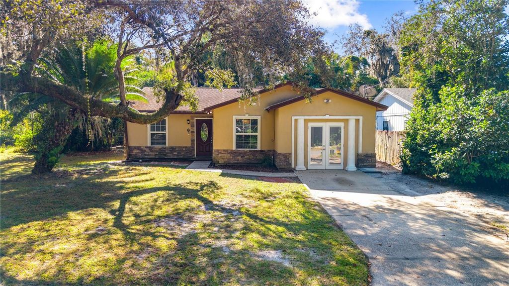 Photo of 8 Wood Street, Oviedo, FL 32765 (MLS # O6362019)