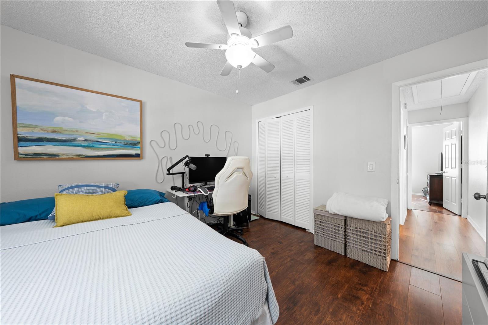 LA JUNE PARK - Residential