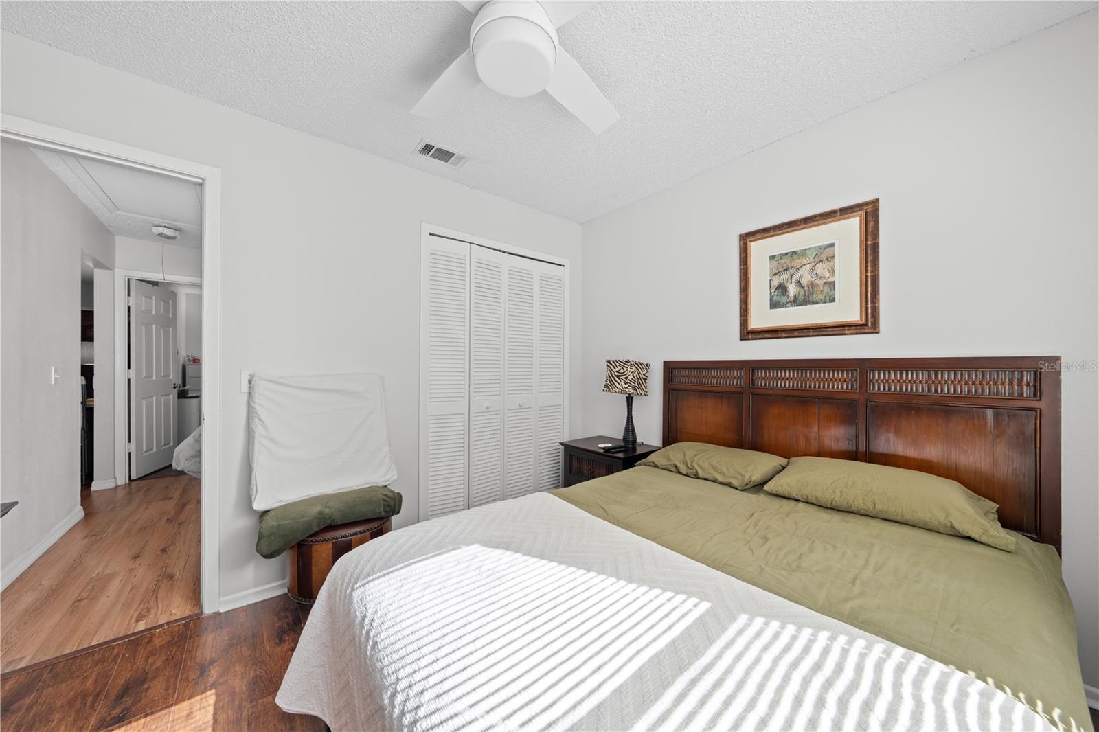 LA JUNE PARK - Residential