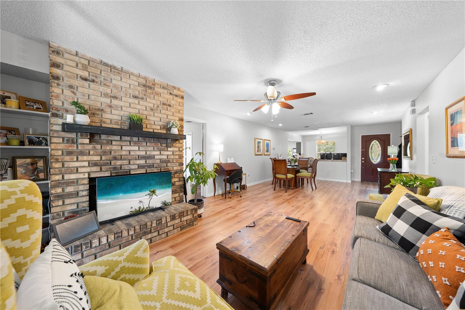 LA JUNE PARK - Residential