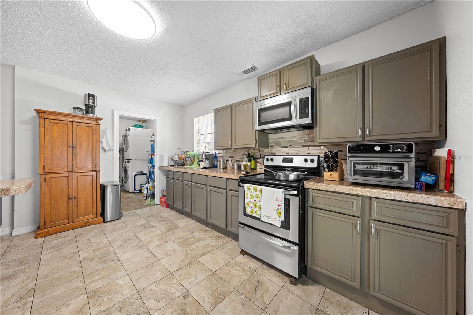 LA JUNE PARK - Residential