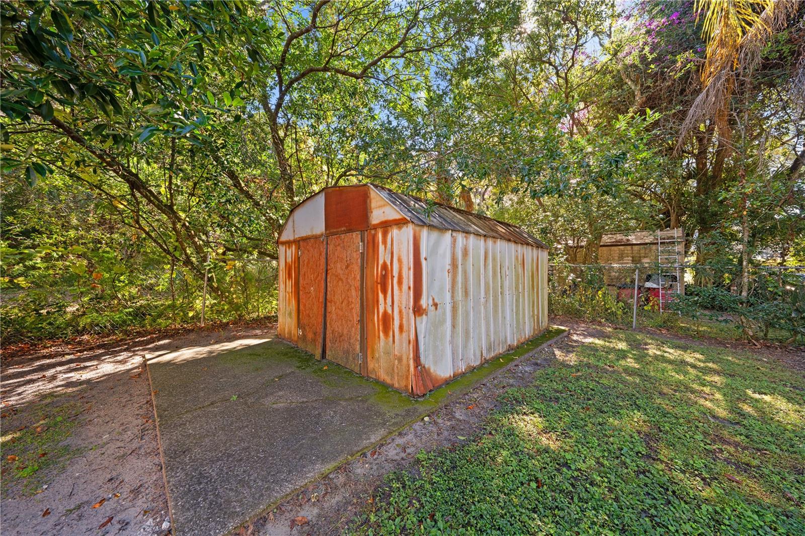 LA JUNE PARK - Residential