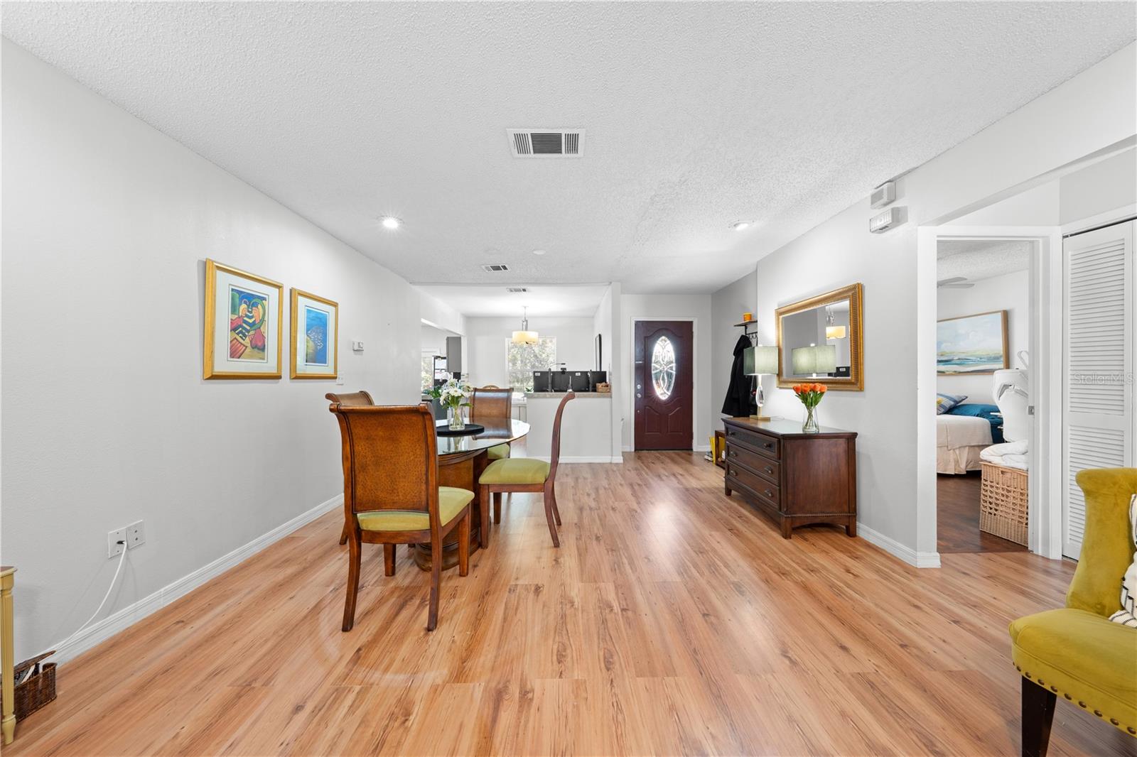 LA JUNE PARK - Residential