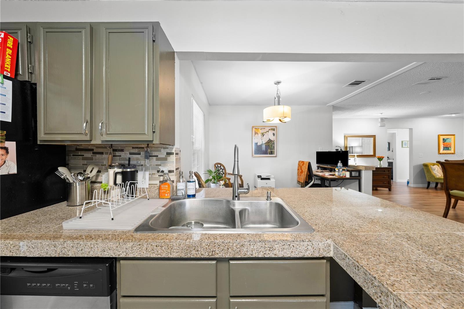 LA JUNE PARK - Residential