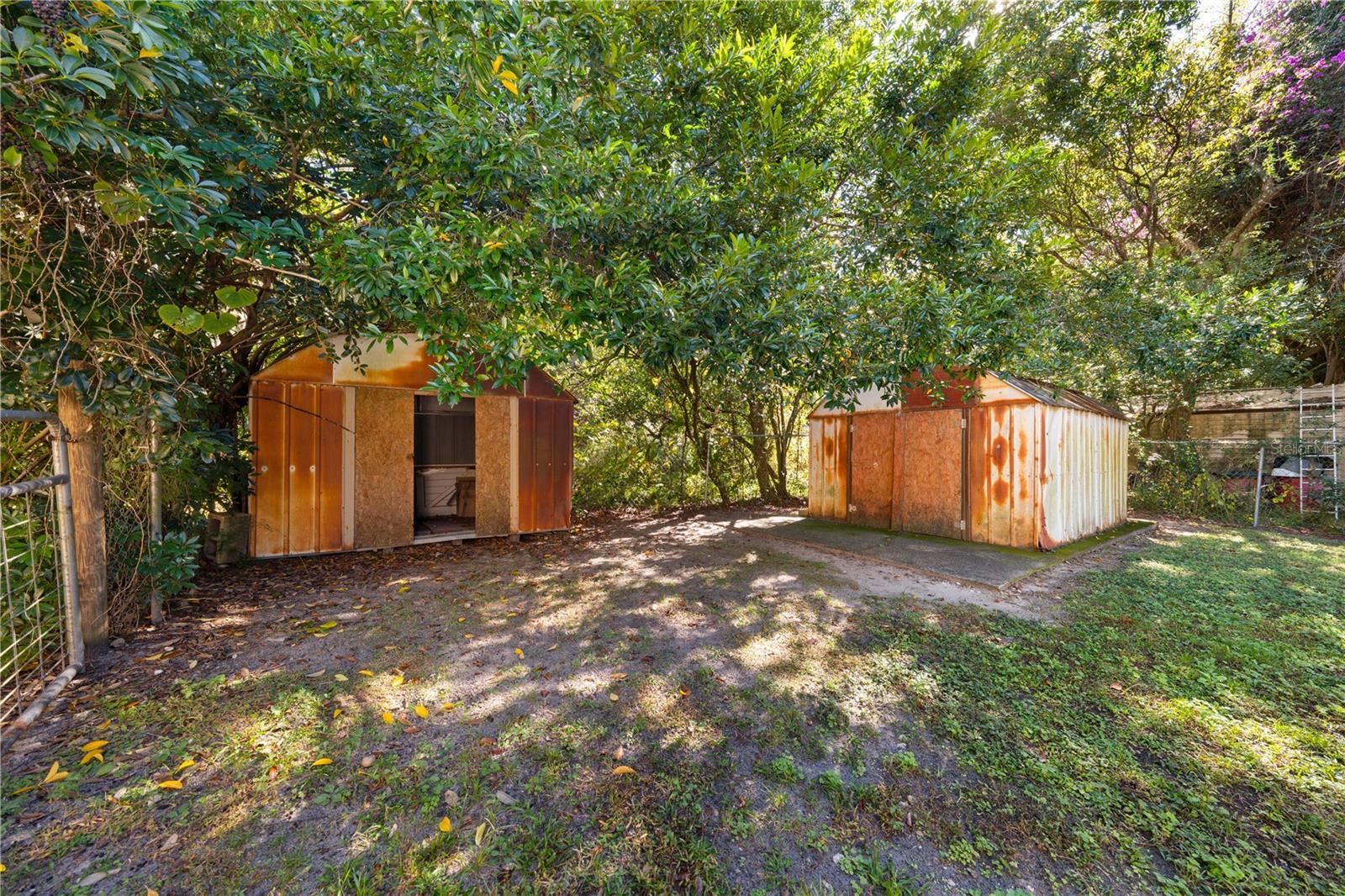 LA JUNE PARK - Residential