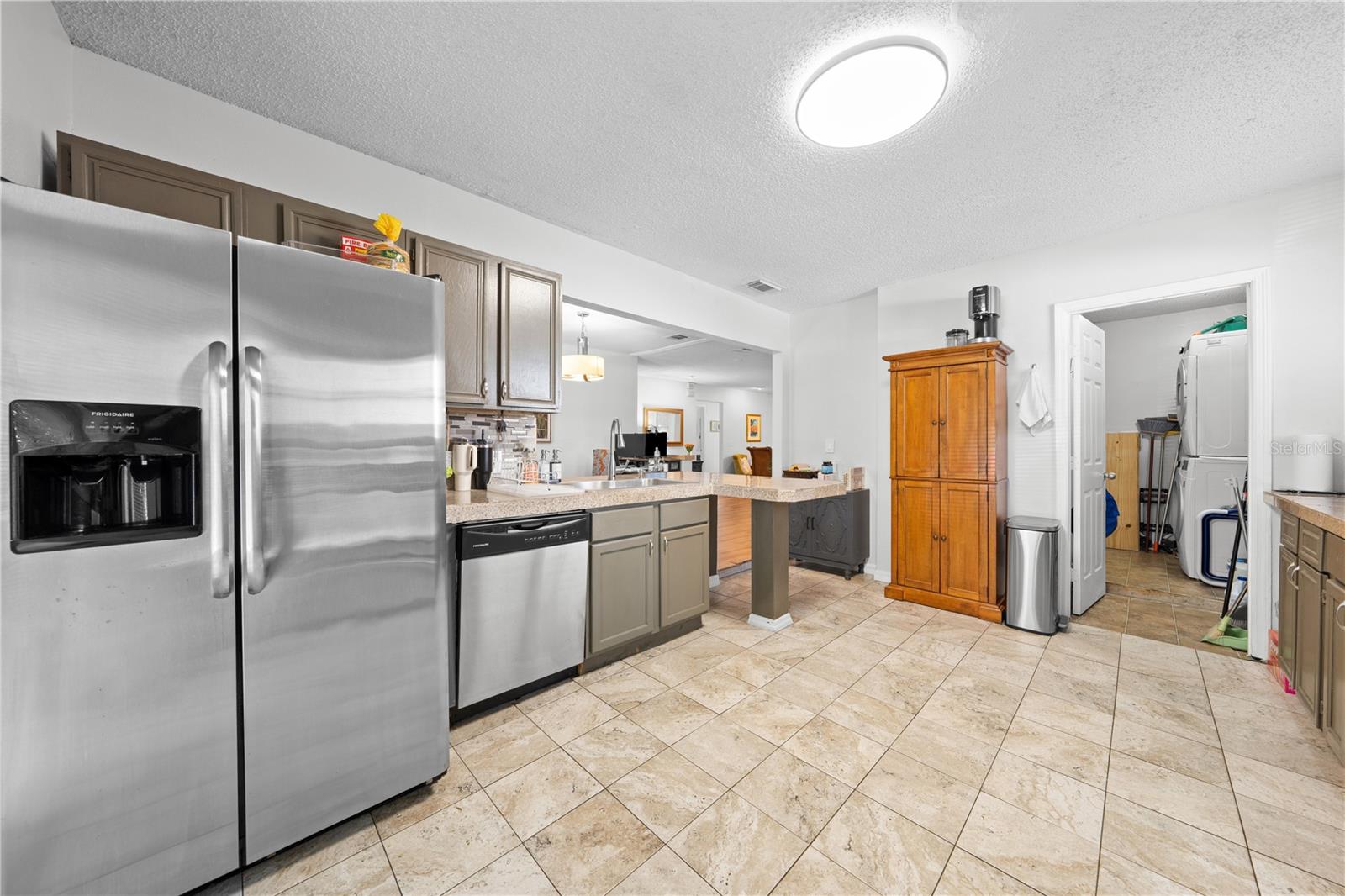 LA JUNE PARK - Residential