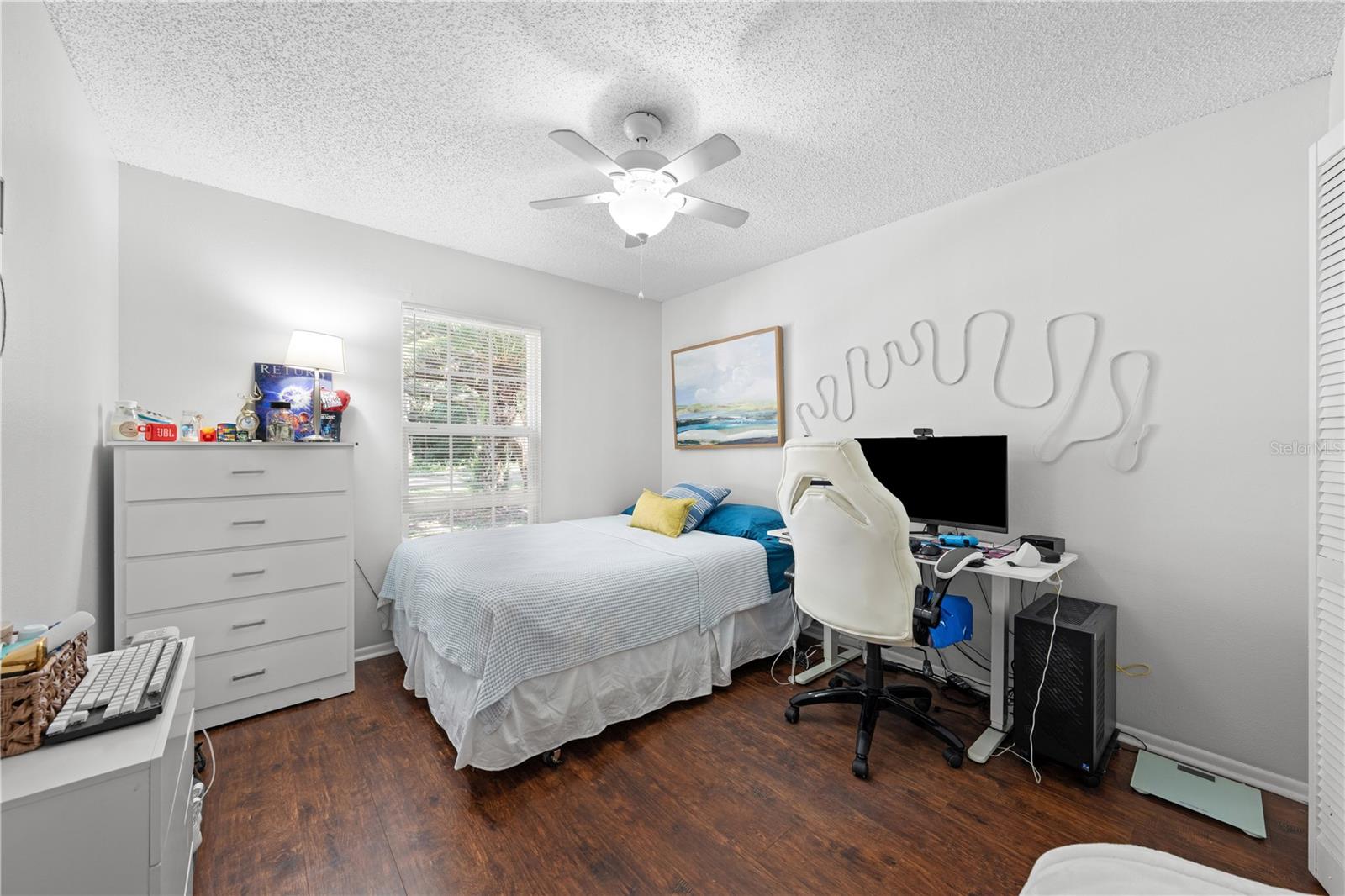 LA JUNE PARK - Residential