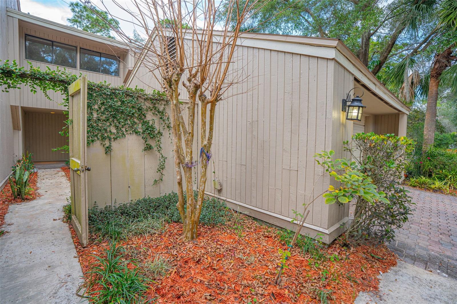 100 HIDDEN OAK DRIVE