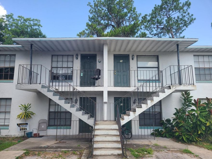 Beautiful 2 bedroom and 1.5 bath condo. Near Schools and retail shops. Schedule a viewing today before its gone.