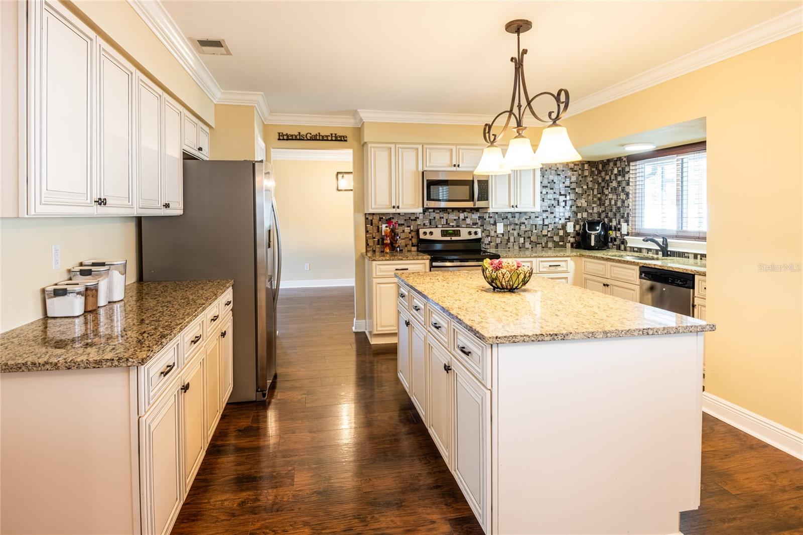 1375 CORNER OAKS DRIVE