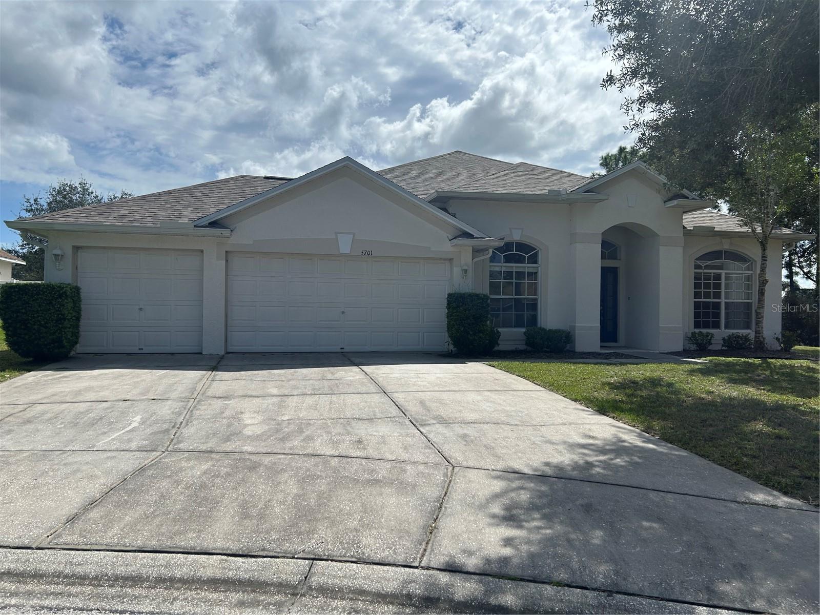 Casas a venda 1 - Jen Dantas 5701 BRACKENWOOD DRIVE
