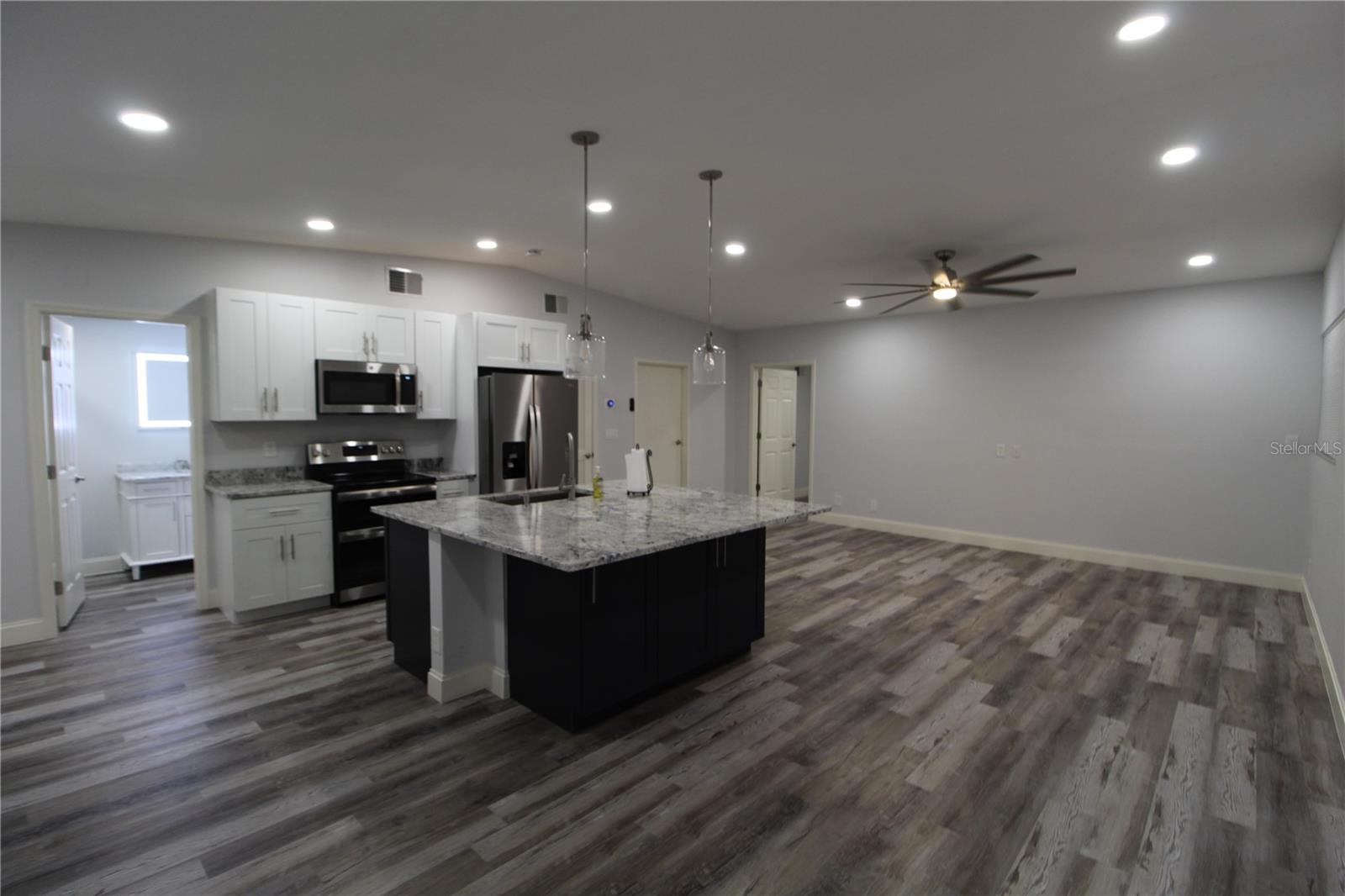 NORTHGATE CENTER - Commercial Lease