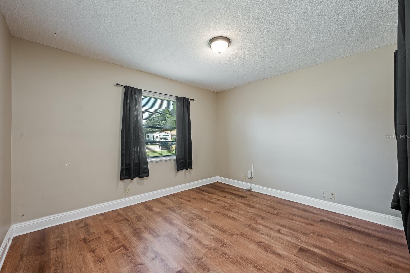 LAKE FOX SHORES - Residential Income