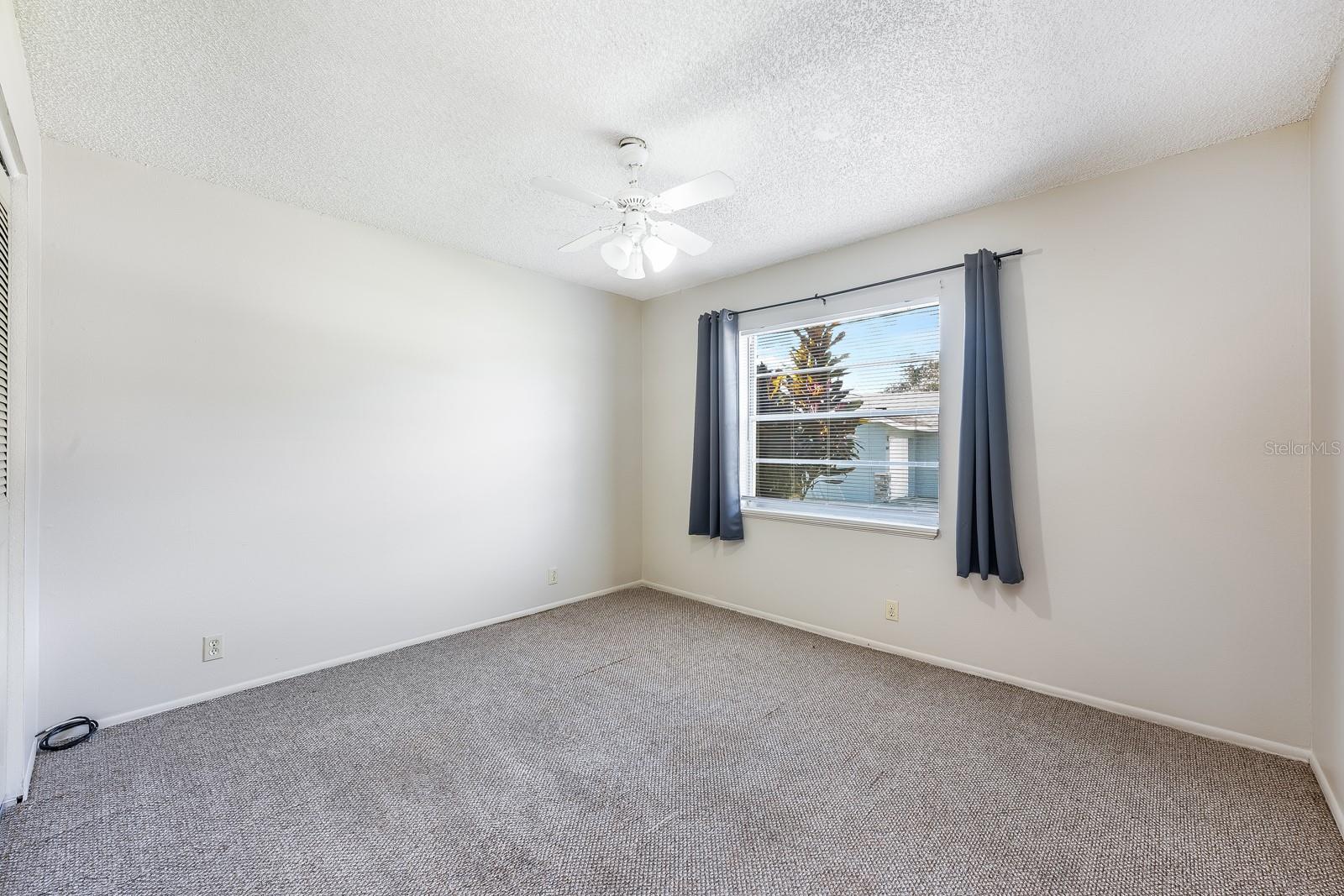 LAKE FOX SHORES - Residential Income