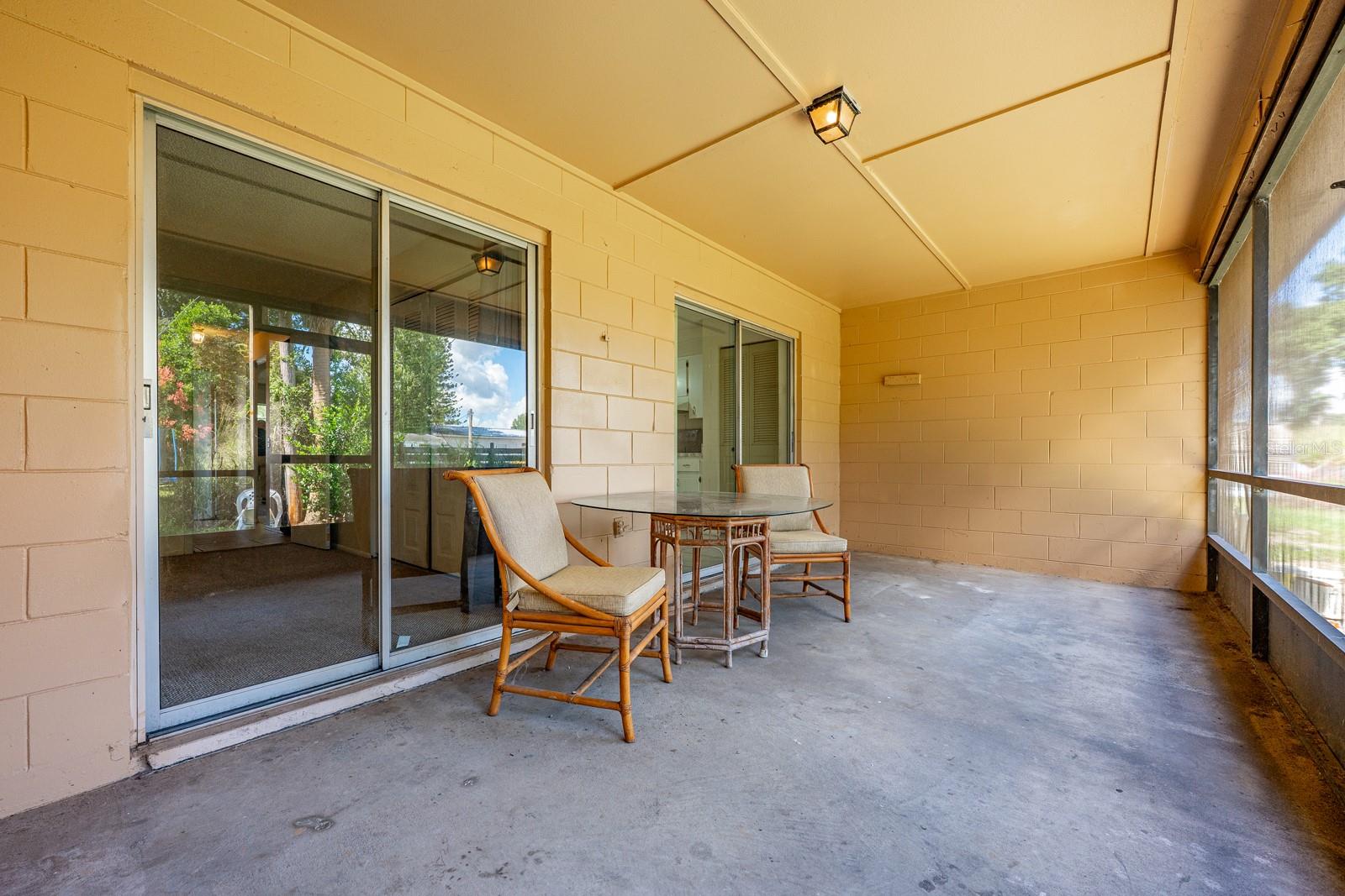 LAKE FOX SHORES - Residential Income