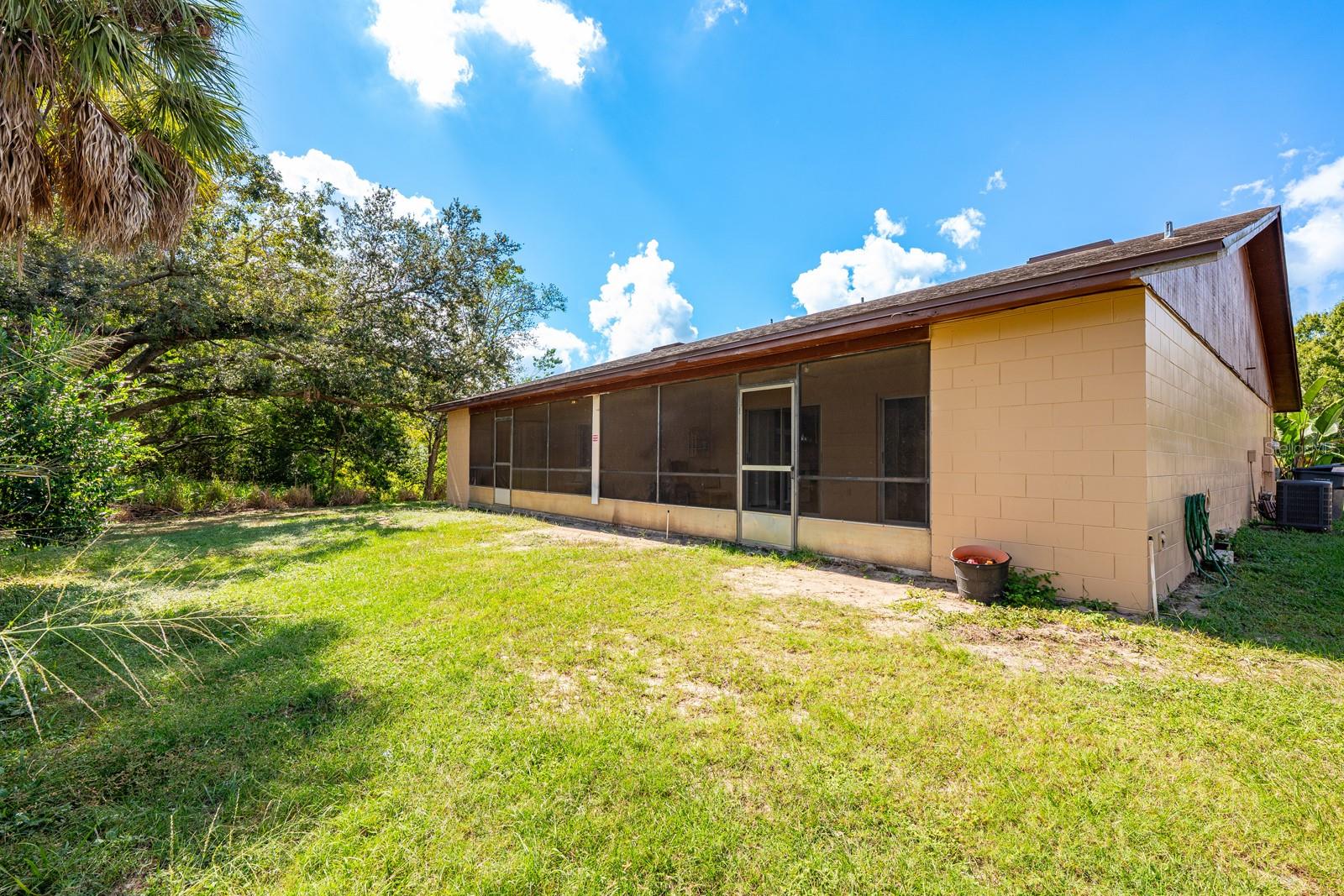 LAKE FOX SHORES - Residential Income