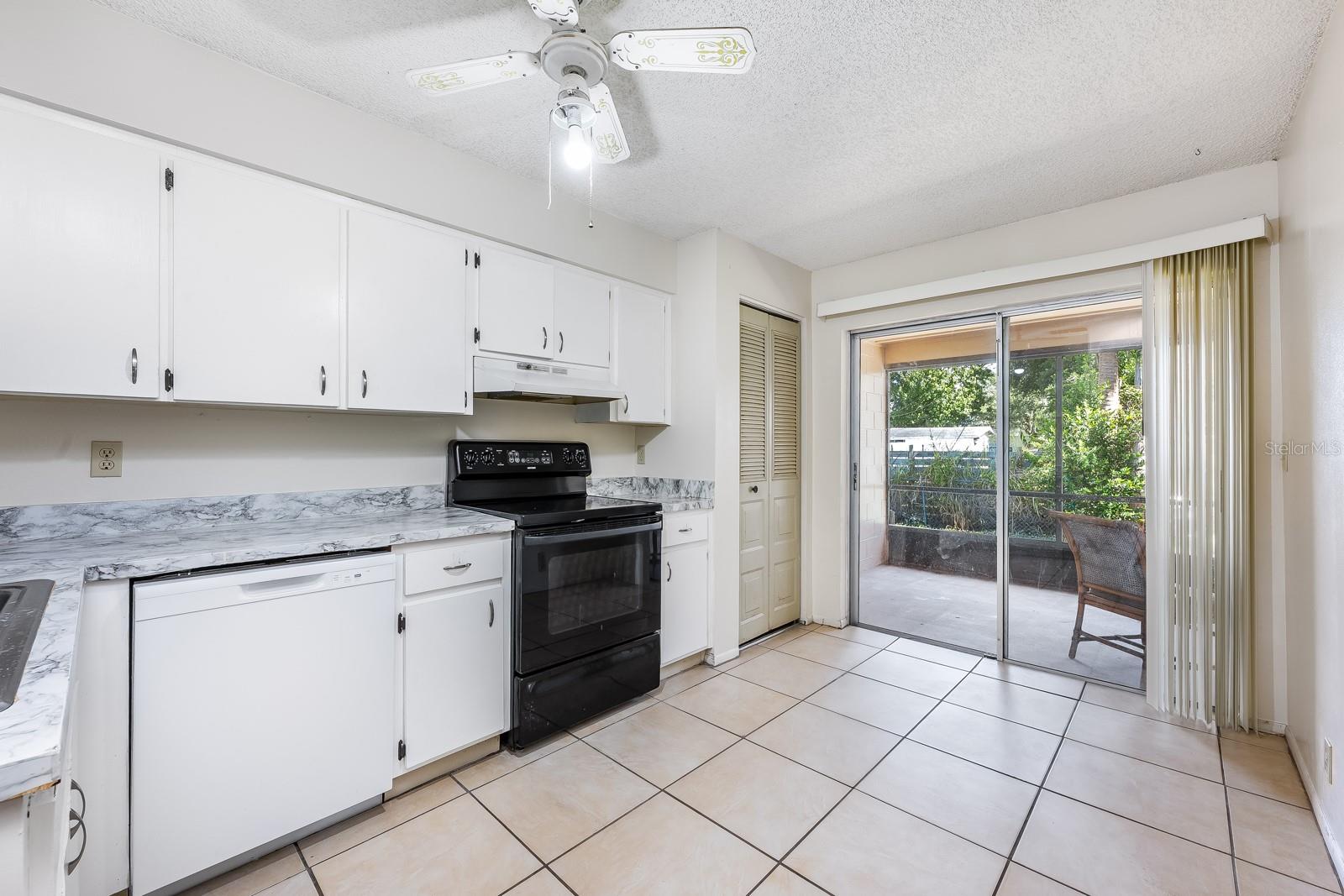 LAKE FOX SHORES - Residential Income