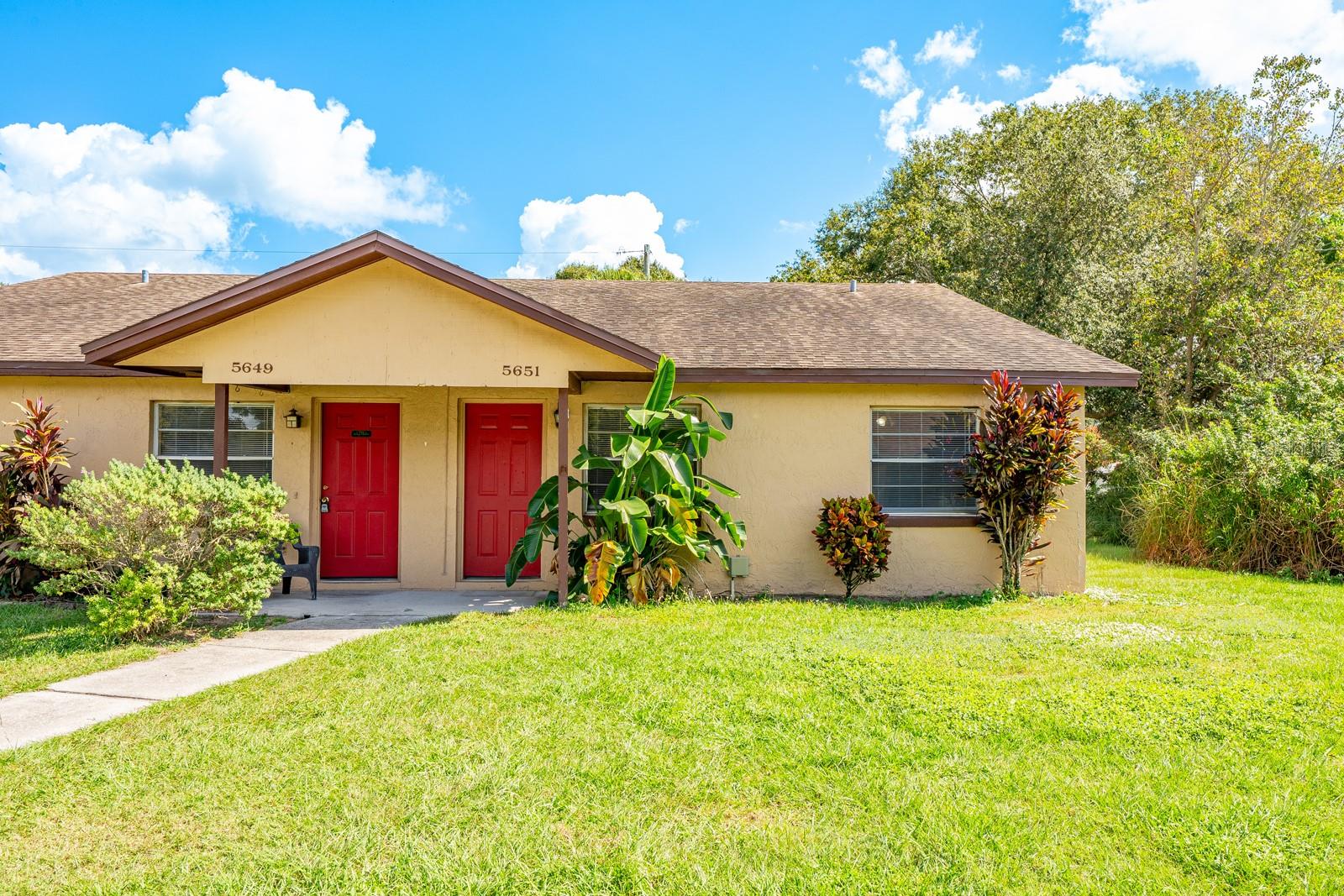 LAKE FOX SHORES - Residential Income