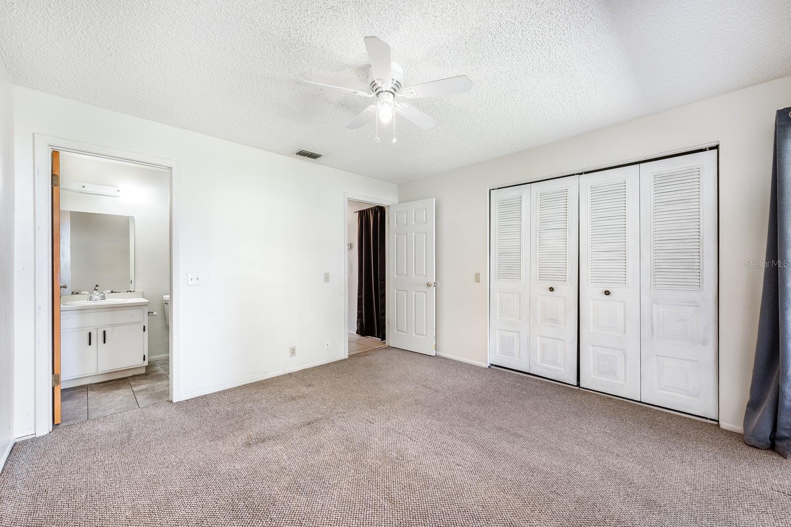 LAKE FOX SHORES - Residential Income