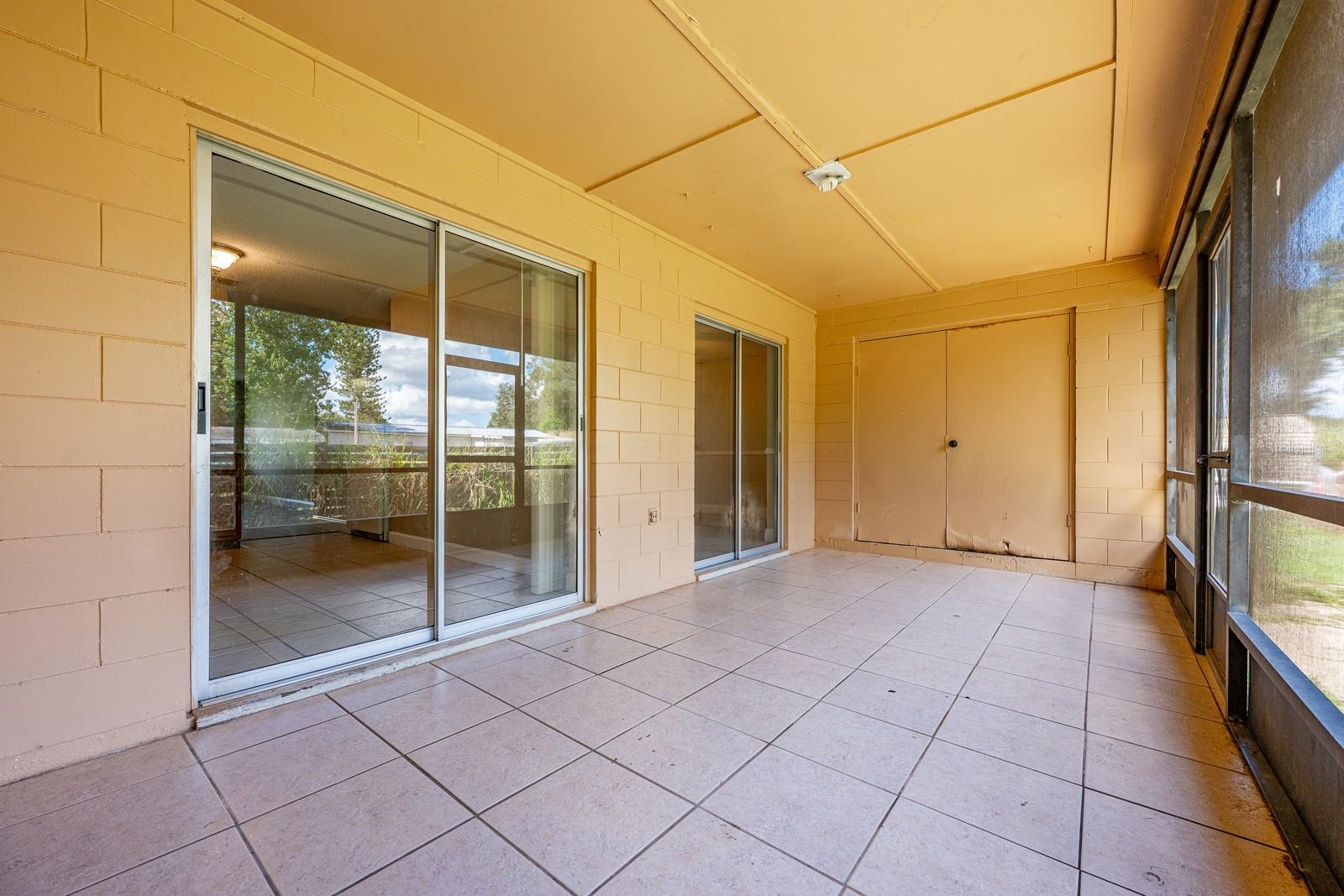 LAKE FOX SHORES - Residential Income