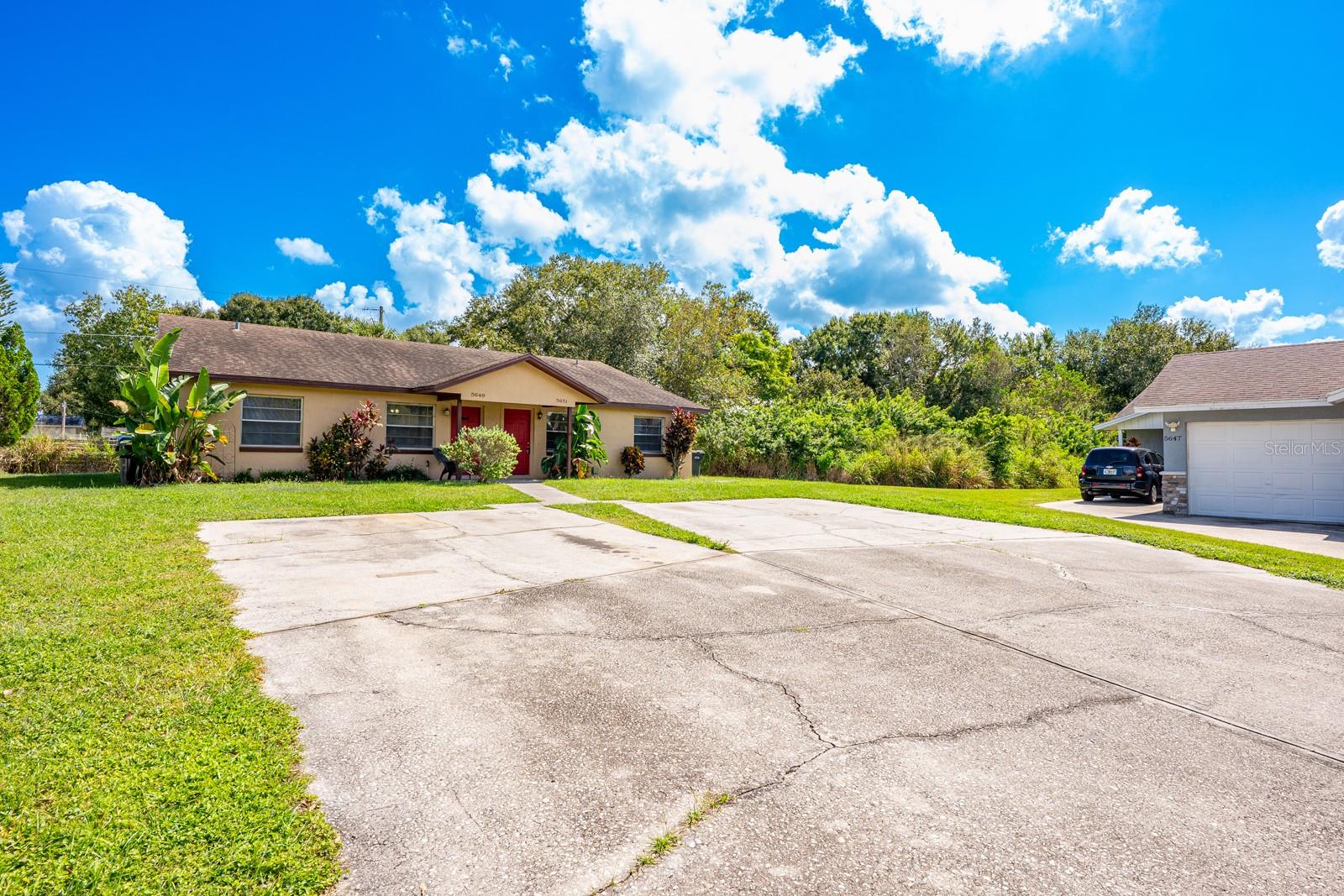 LAKE FOX SHORES - Residential Income