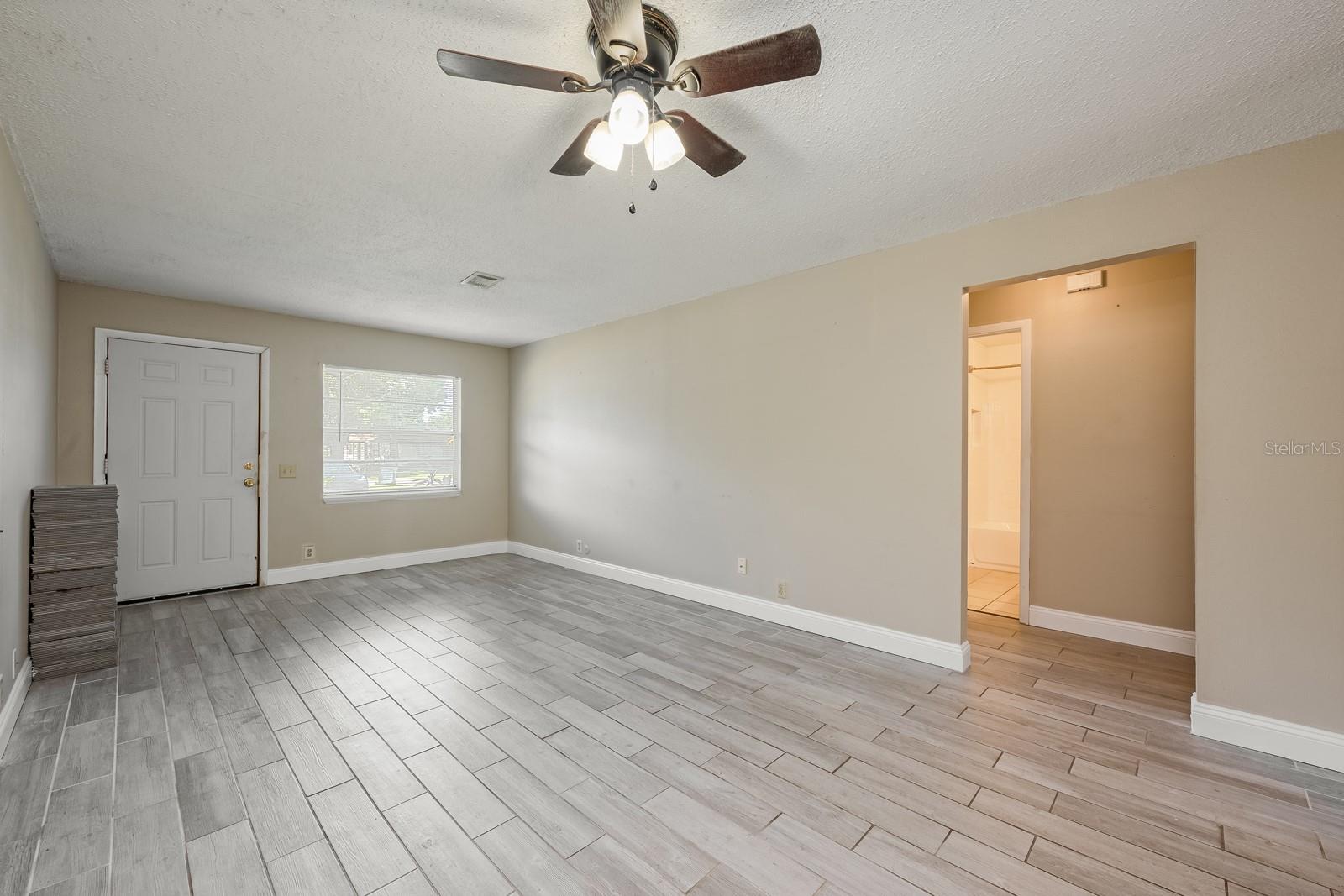 LAKE FOX SHORES - Residential Income