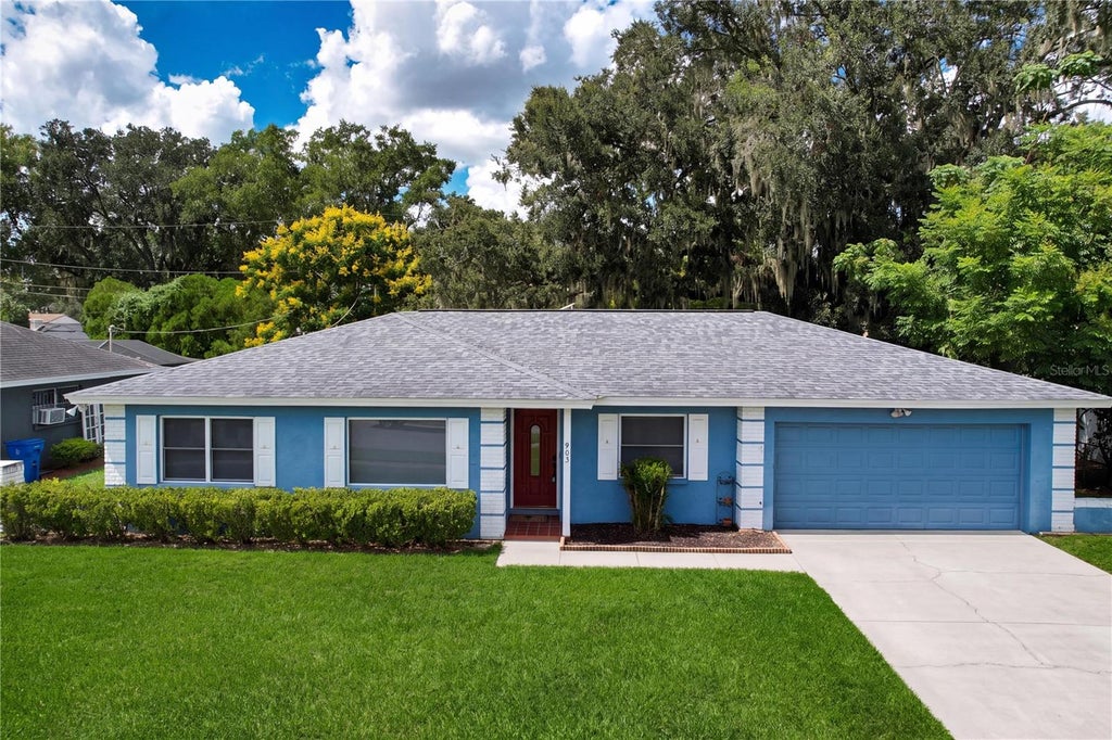 Photo of 903 Tangelo Pl, Brandon, FL 33510 (MLS # TB8553282)