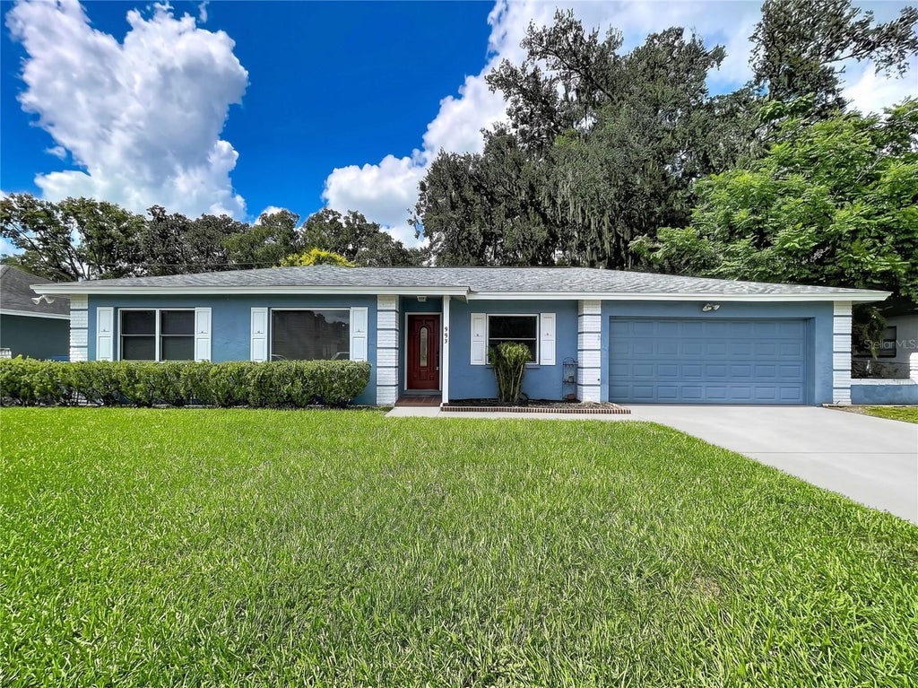 Photo of 903 Tangelo Pl, Brandon, FL 33510 (MLS # TB8553282)