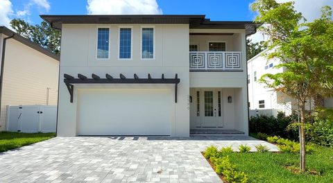 Photo of 2590 Floyd Street, Sarasota, FL 34239 (MLS # A4680138)
