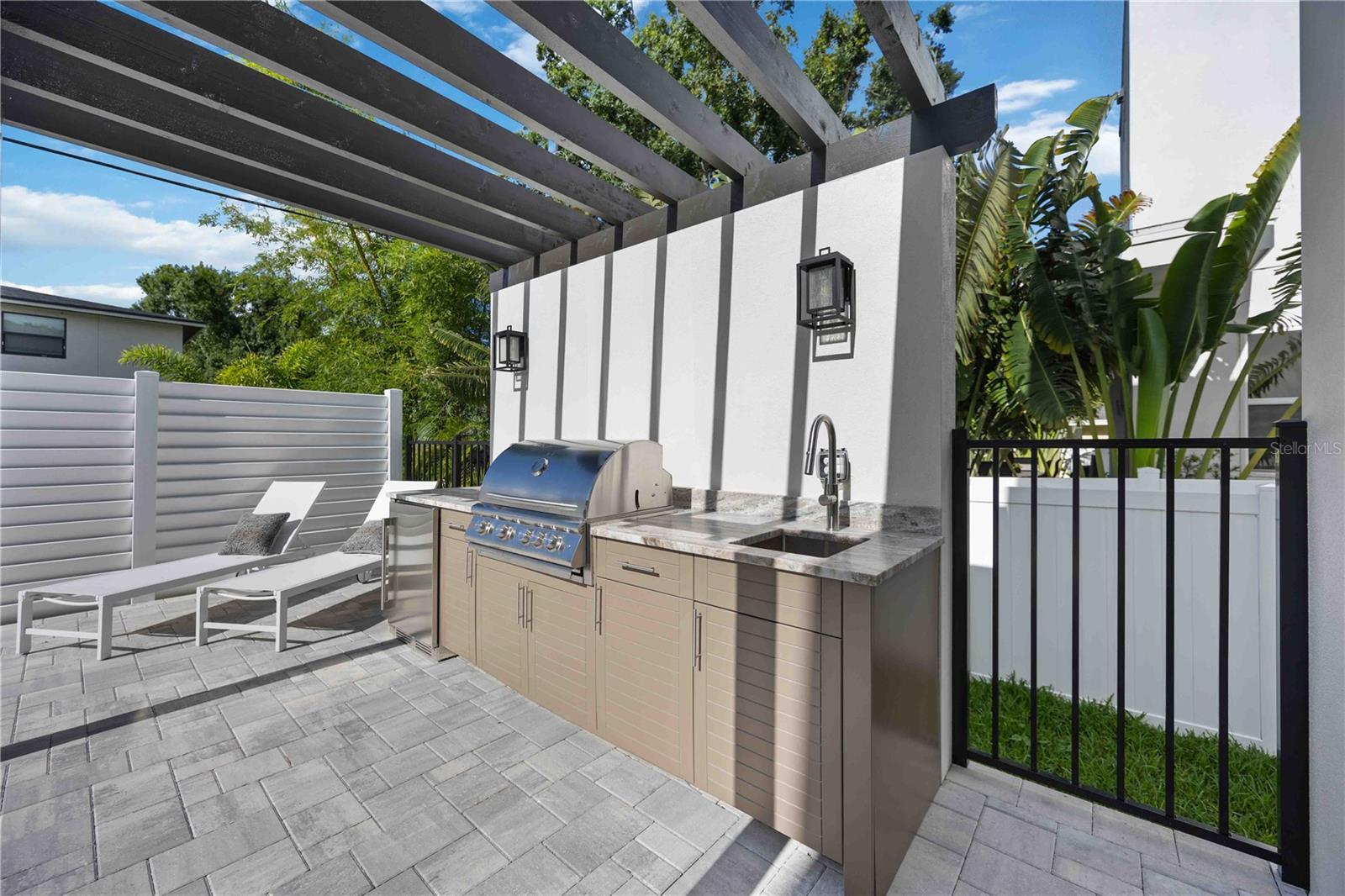 RUSTIC LODGE - Residential