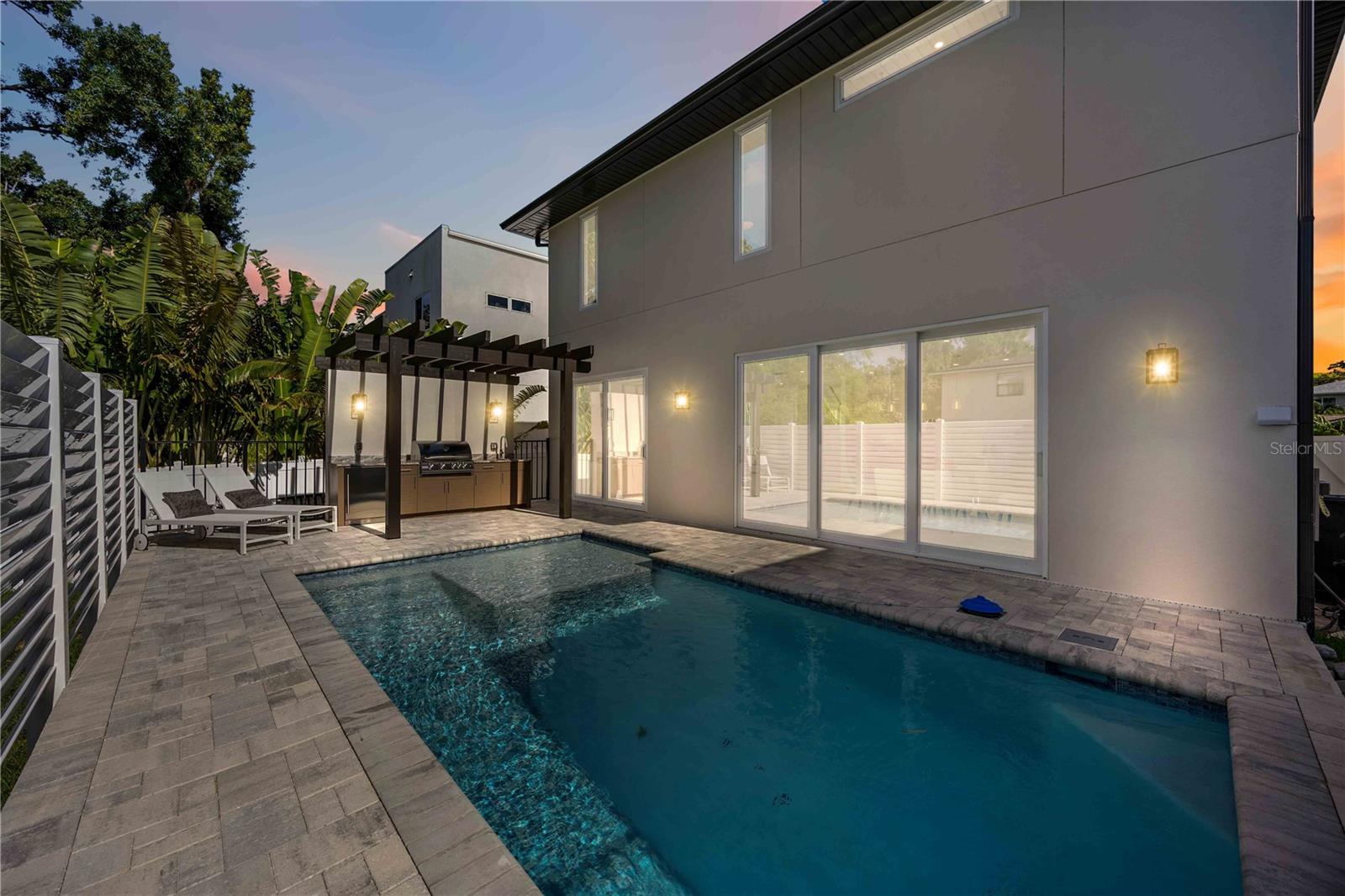 RUSTIC LODGE - Residential