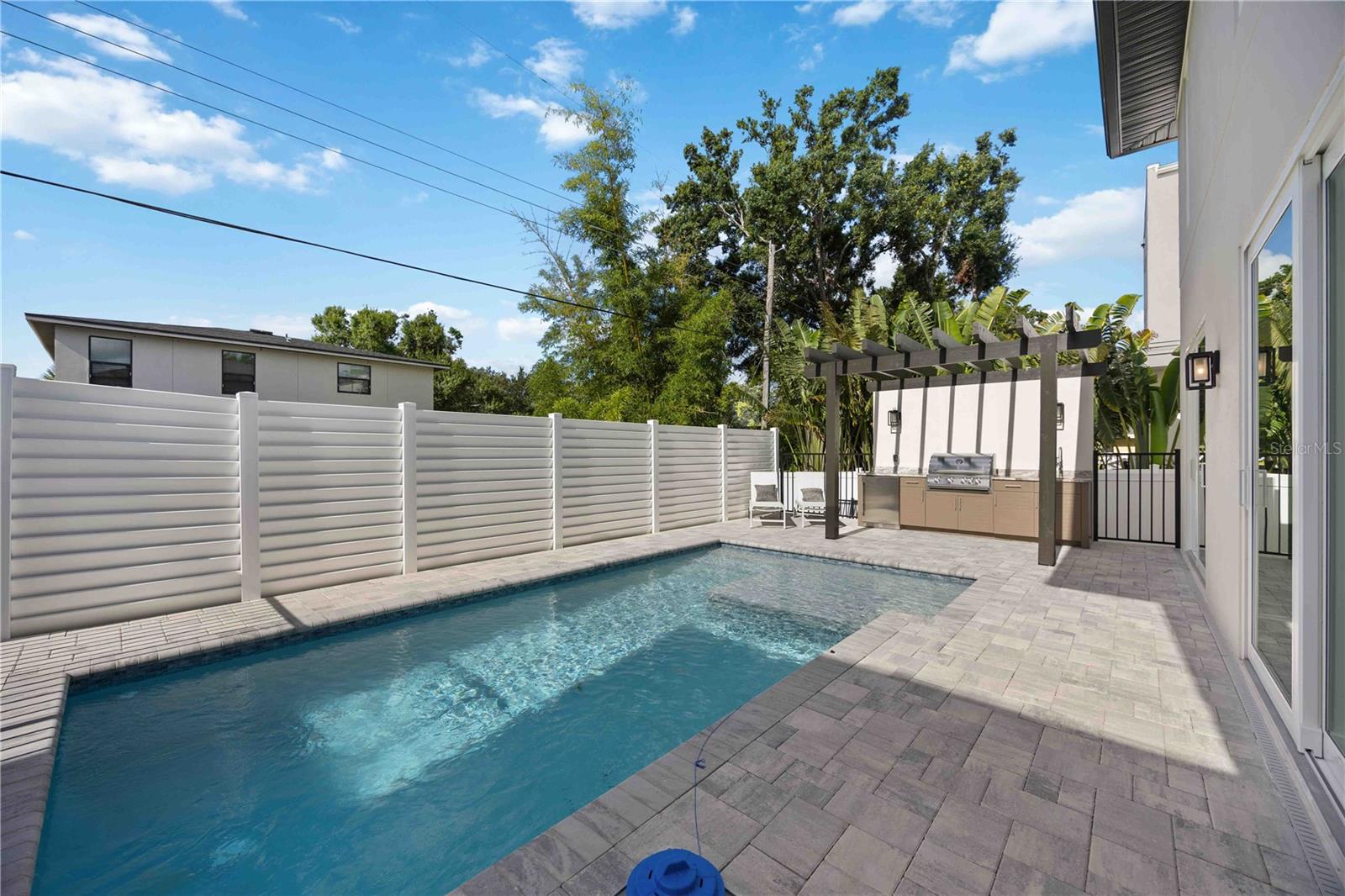 RUSTIC LODGE - Residential