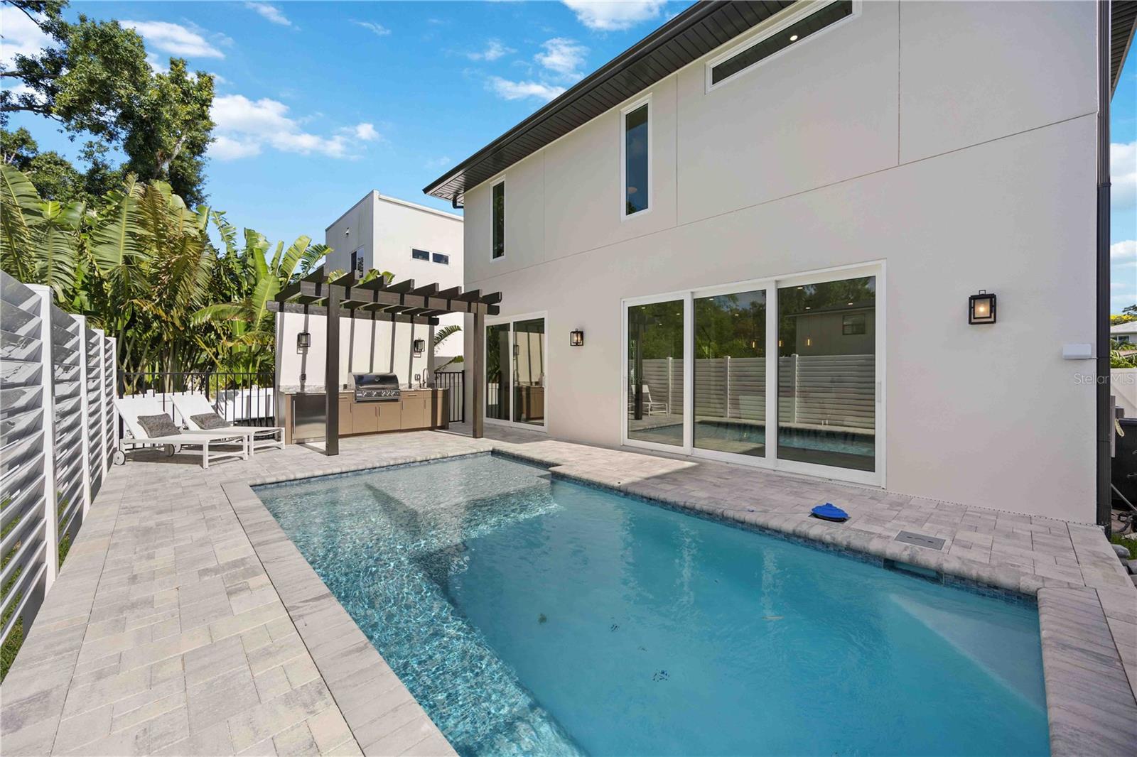 RUSTIC LODGE - Residential