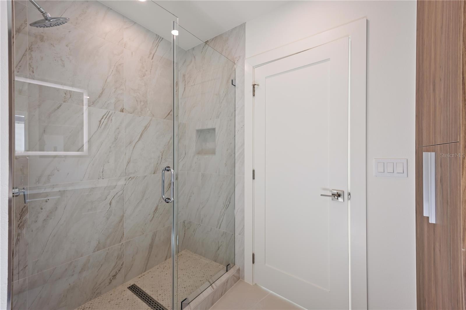 RUSTIC LODGE - Residential