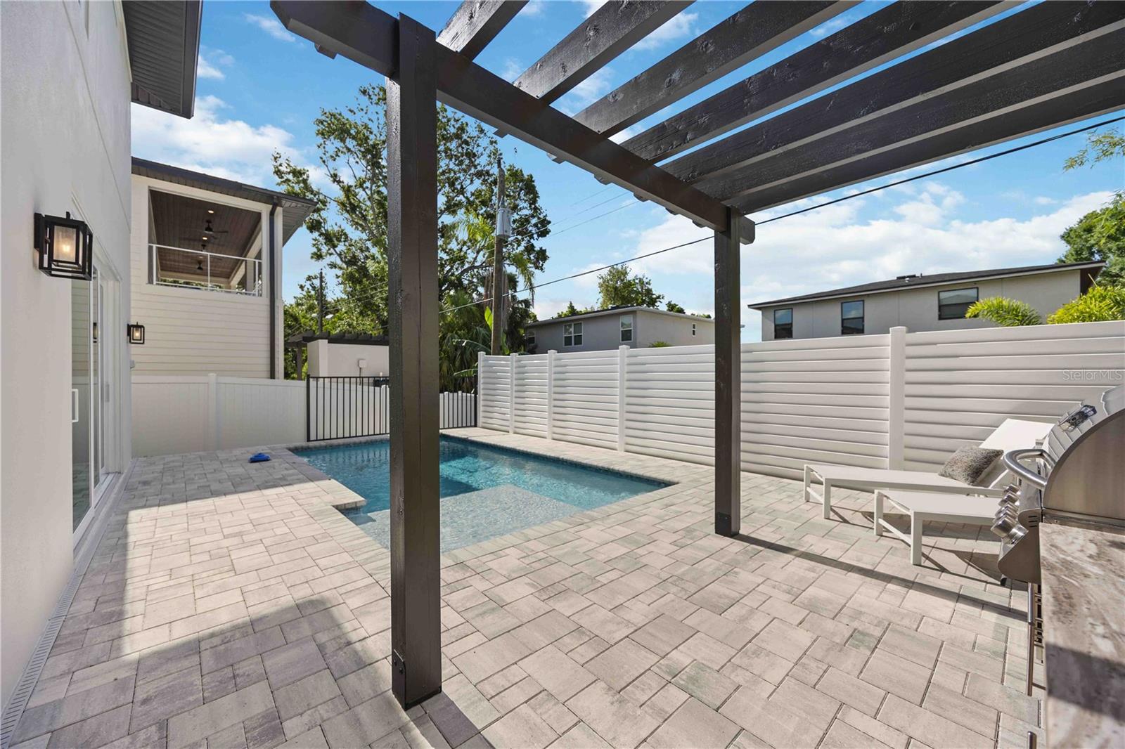 RUSTIC LODGE - Residential