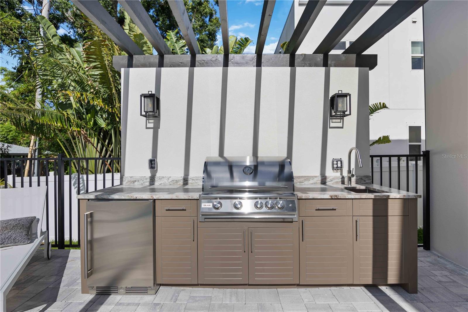 RUSTIC LODGE - Residential