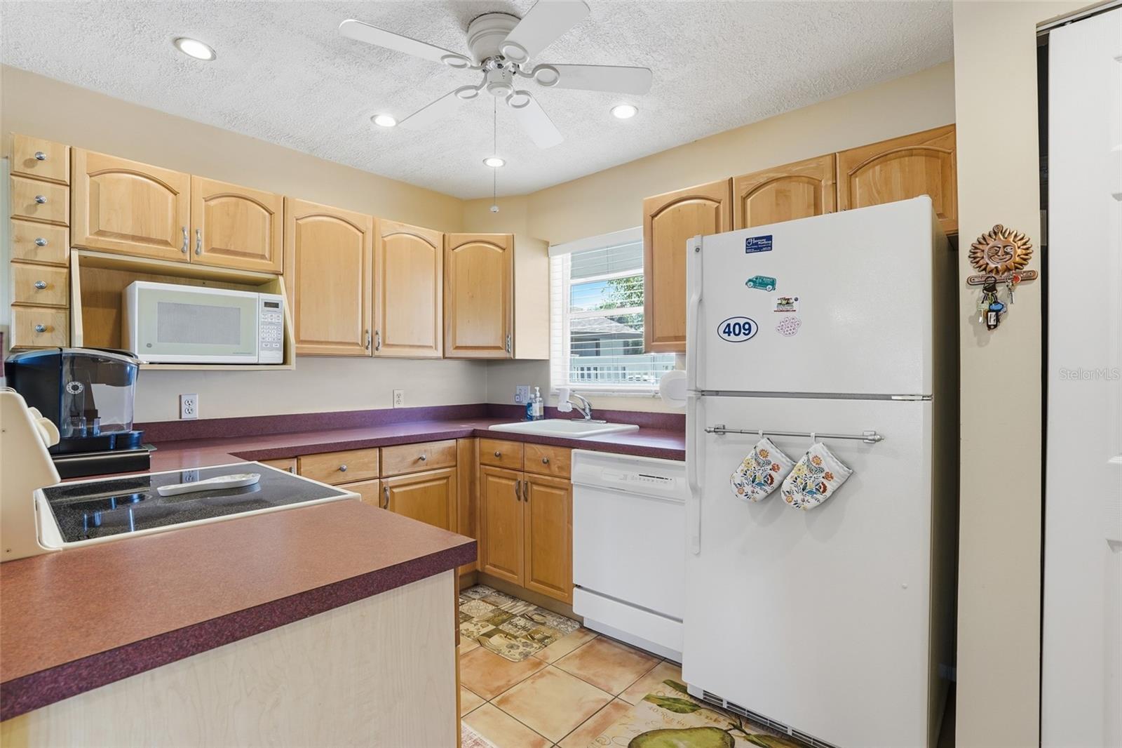 CALOOSA BAYVIEW CONDO PH A - Residential