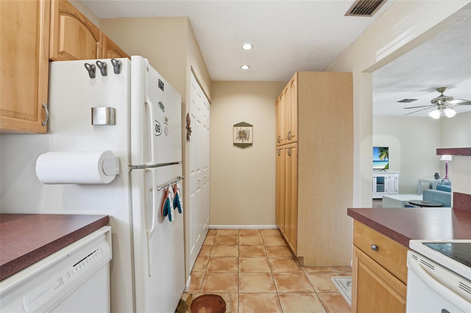 CALOOSA BAYVIEW CONDO PH A - Residential