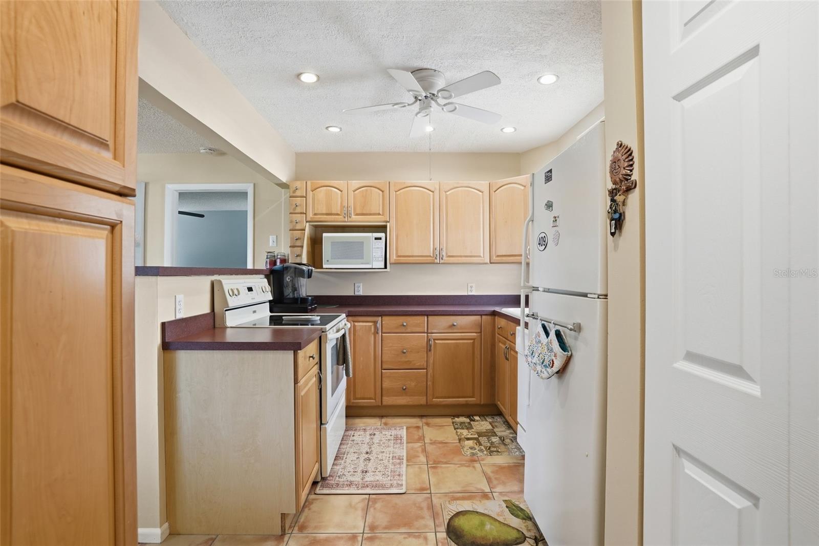 CALOOSA BAYVIEW CONDO PH A - Residential