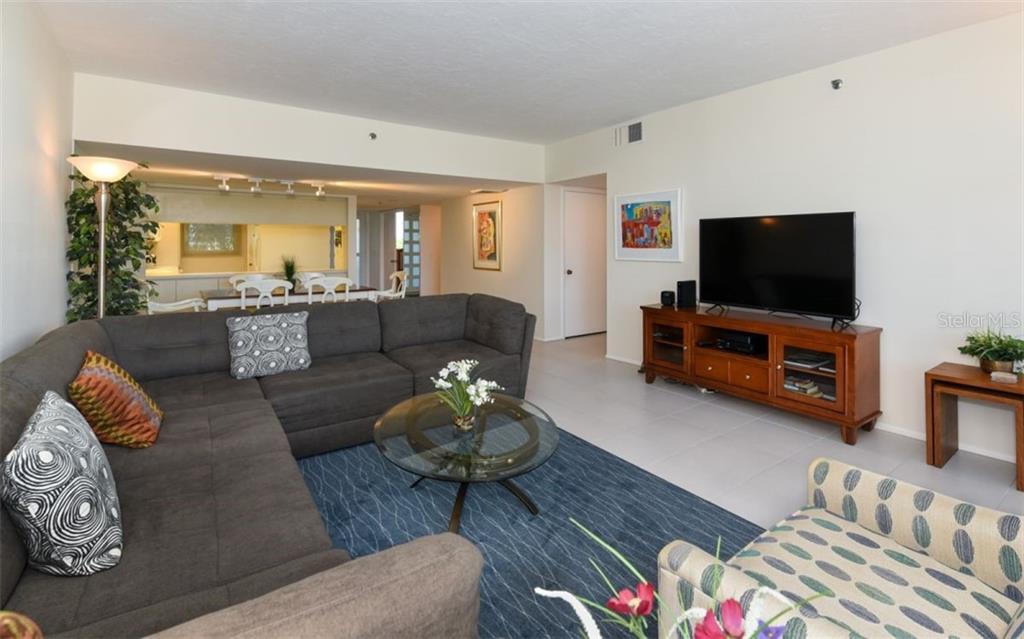 BEACHPLACE I - Residential Lease