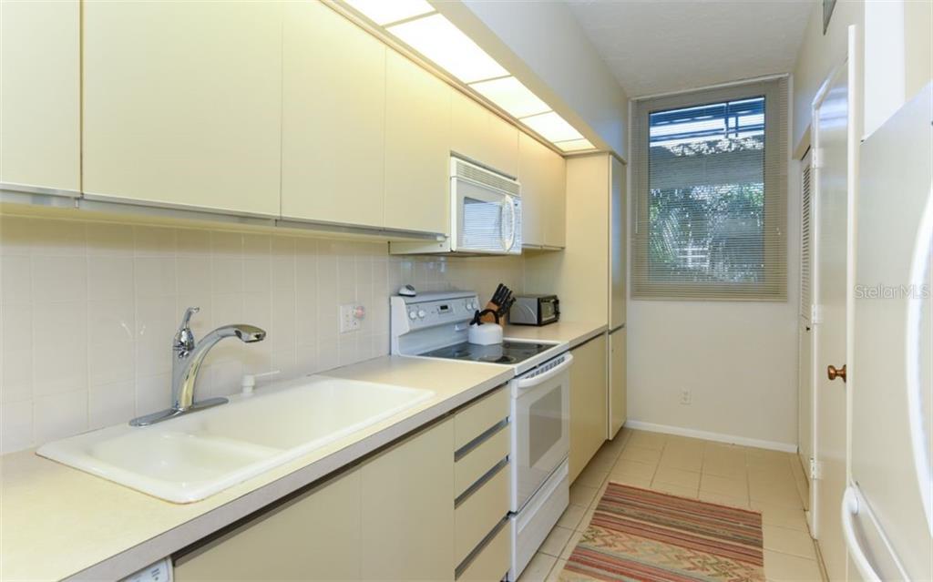 BEACHPLACE I - Residential Lease