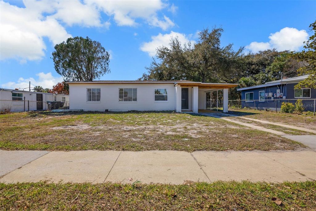 Photo of 6146 Dahlia Drive, Orlando, FL 32807 (MLS # O6386131)