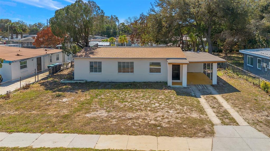 Photo of 6146 Dahlia Drive, Orlando, FL 32807 (MLS # O6386131)