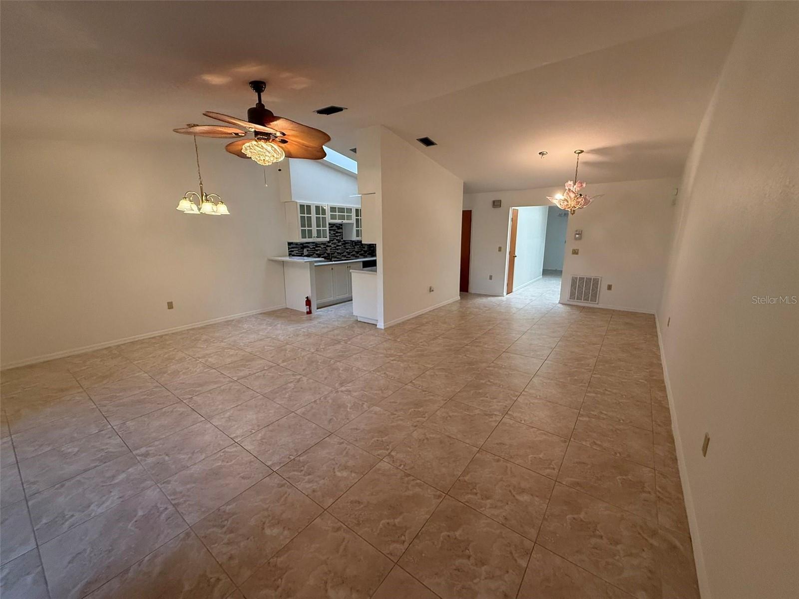 VILLA ESTATE 04 - Residential Lease