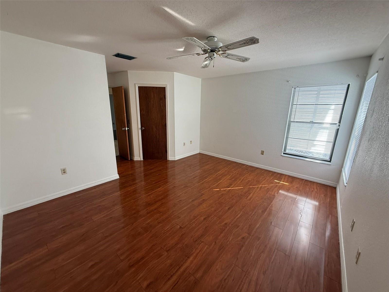 VILLA ESTATE 04 - Residential Lease