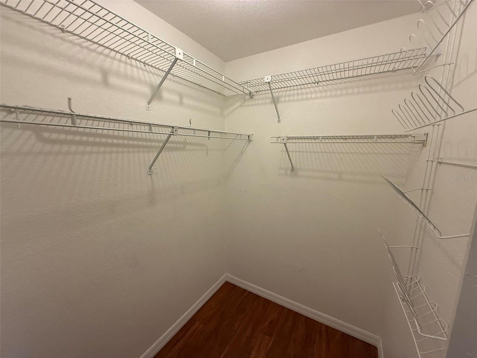 VILLA ESTATE 04 - Residential Lease